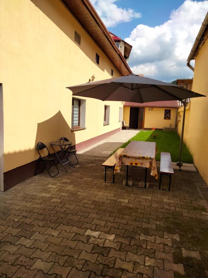 Mario'S Cozy Apartment Rîşnov Eksteriør billede