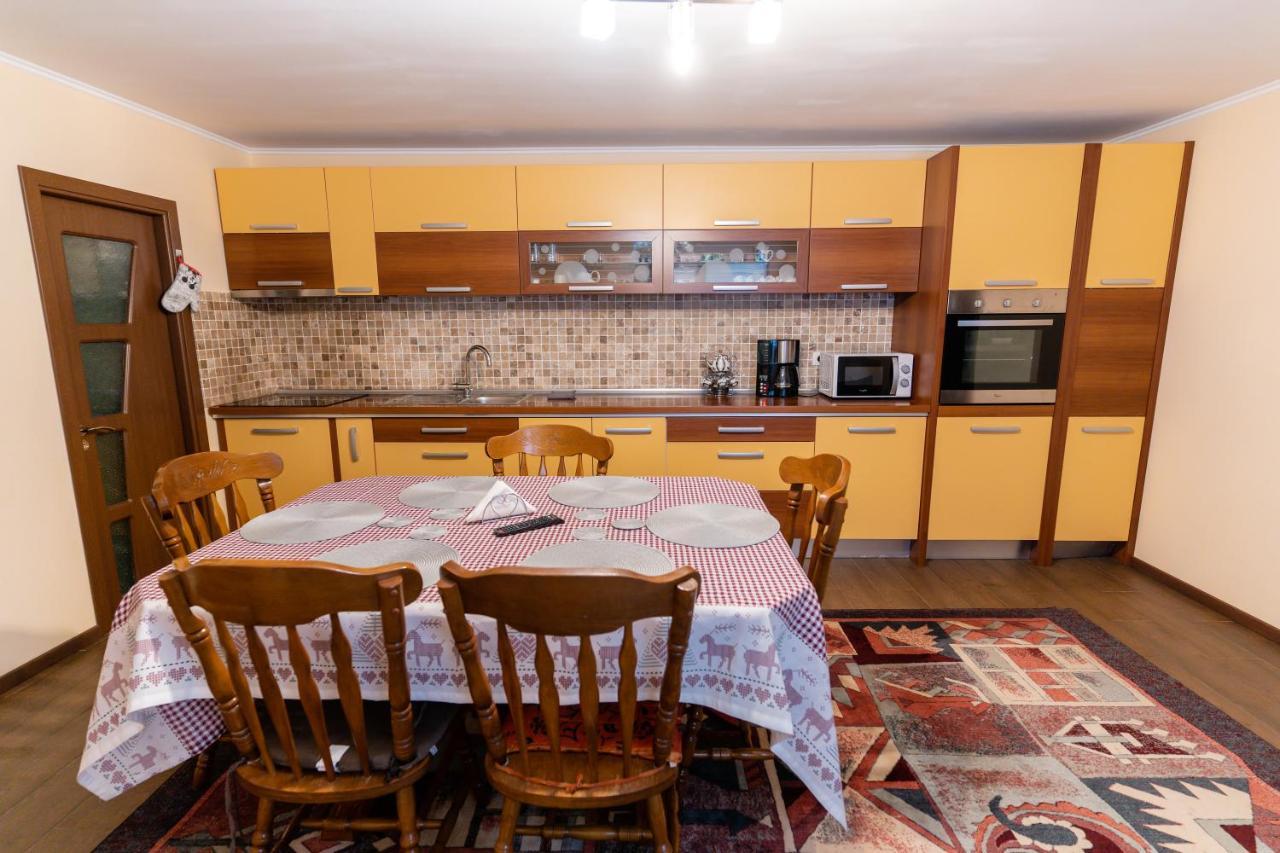 Mario'S Cozy Apartment Rîşnov Eksteriør billede