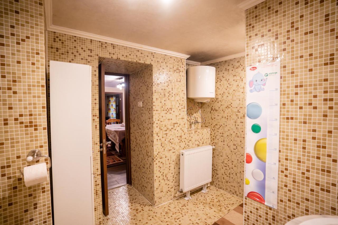 Mario'S Cozy Apartment Rîşnov Eksteriør billede